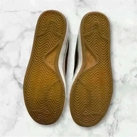 Nike Shoes Women’s, Nike Court Royale Rose Smokey, Mauve Gum - Picture 5 of 6